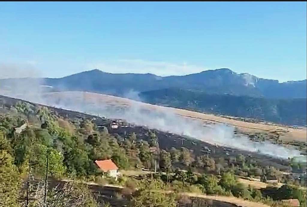 U Drvaru proglašeno stanje prirodne nesreće: Požar ugrozio i kuće 
