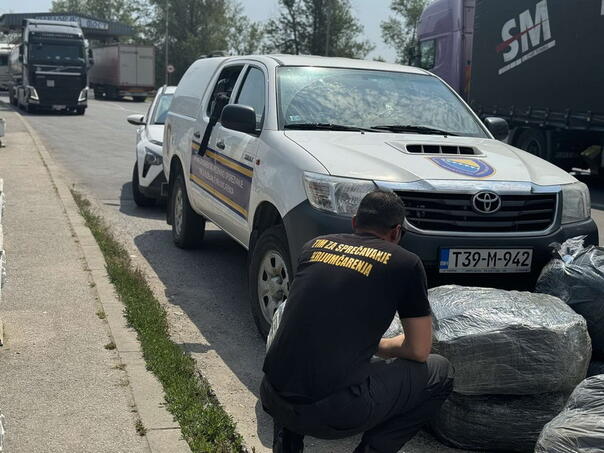 U dva kamiona otkriven krijumčareni tekstil vrijedan 240 hiljada KM