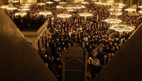 U džamiji Aja Sofija nakon 88 godina klanjan teravih-namaz