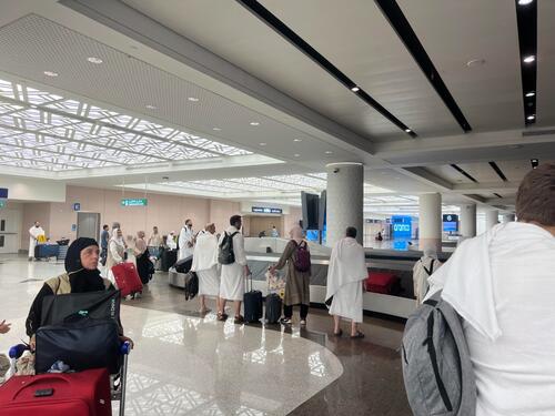 U Džeddu sletio prvi avion s hadžijama iz BiH, večeras obavljaju umru