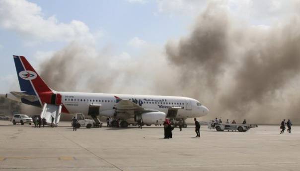 U eksploziji na aerodromu u Adenu poginulo najmanje 22 ljudi