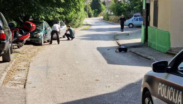 U eksploziji u Mostaru oštećena tri vozila i motocikl