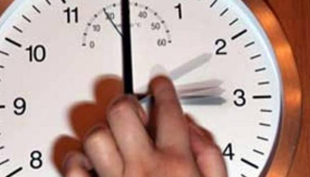 U Evropskoj uniji će se i dalje pomicati sat ljeti i zimi
