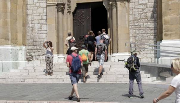 U FBiH u junu 57.769 turista; 51,3 posto više nego u maju