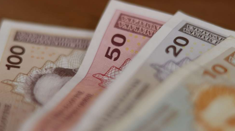 U FBiH u novembru 2022. prosječna neto plaća bila 1.161 KM, a bruto plaća 1.800 KM