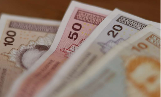 U Federaciji BiH prosječna neto plaća u augustu 1.138 maraka
