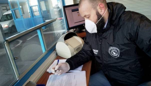 U Federaciji BiH u izolaciju poslano 2.498 osoba