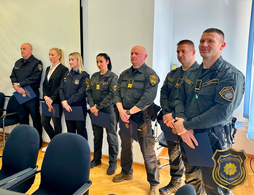U Federalnoj upravi policije unaprijeđeno 18 policijskih službenika