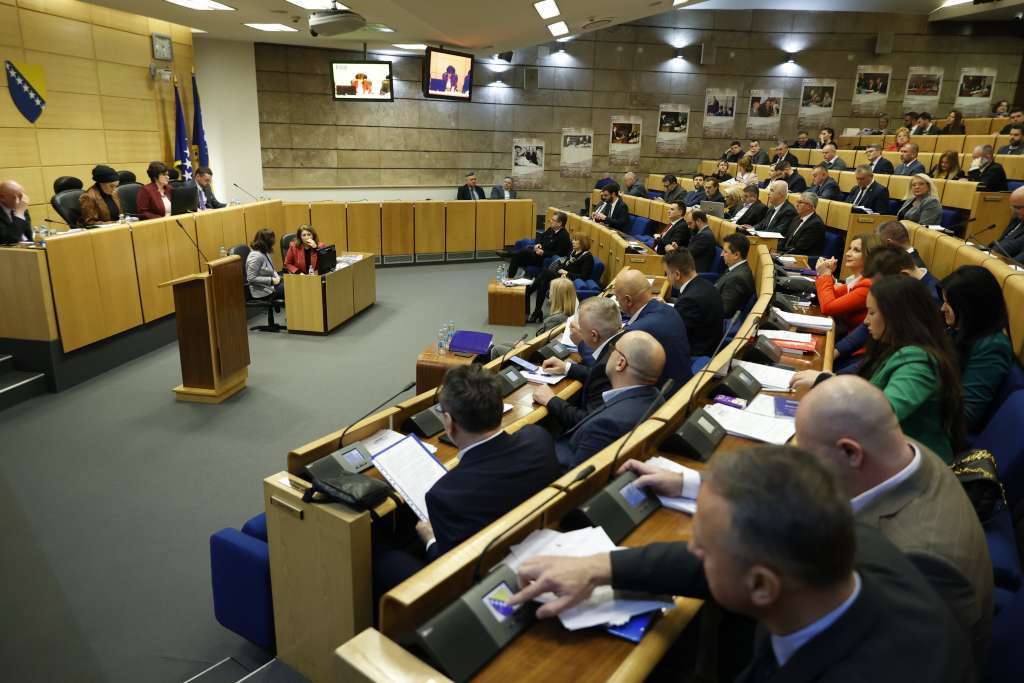U Parlamentu FBiH traje rasprava o budžetu