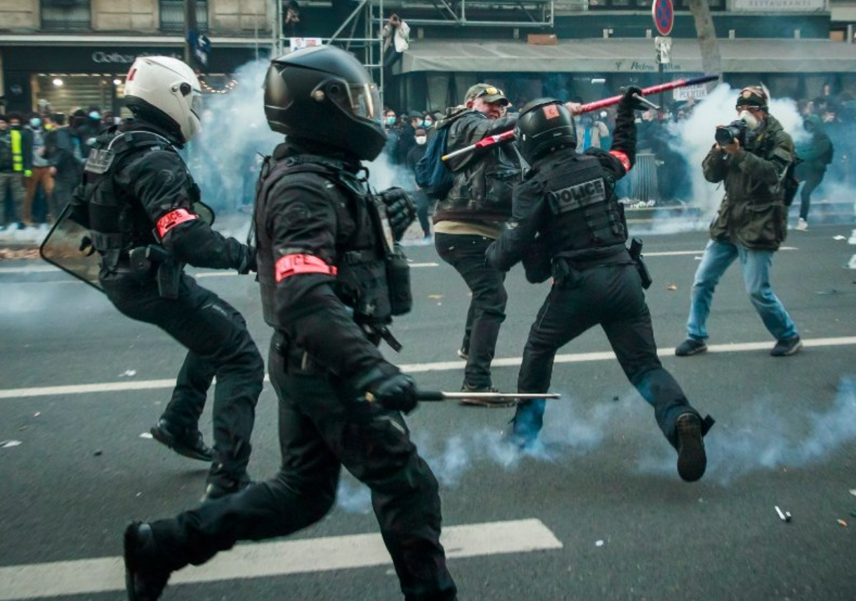 U Francuskoj bi sutra mogao izbiti haos: Mobilizovano 80.000 žandarma