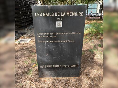 U Francuskoj oskrnavljen spomenik žrtvama Holokausta natpisom "Free Gaza"