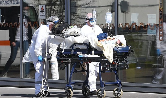 U Francuskoj u posljednja 24 sata umrlo 369 ljudi od koronavirusa