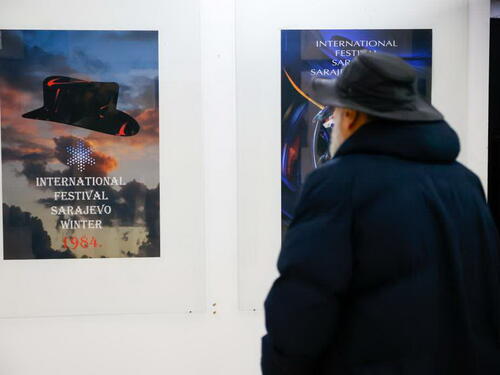 U Galeriji JU BKC KS postavljena izložba postera "Sarajevske zime" umjetnika Kemala Hromića