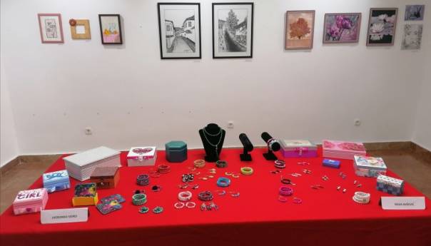 U Galeriji MAK izložba 'Umjetničke duše u tišini'