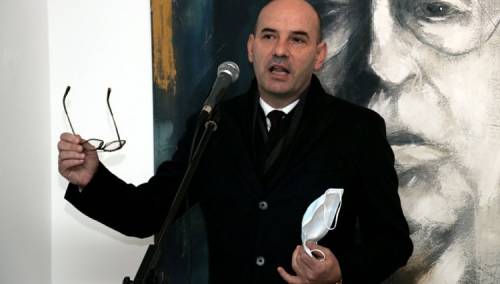U Galeriji 'Roman Petrović' otvorena izložba slika Borka Močevića 'Autoportret'