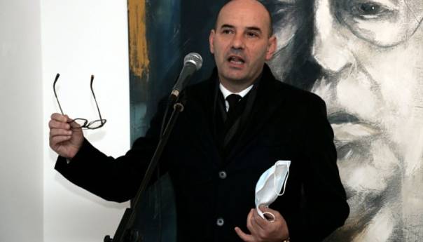 U Galeriji 'Roman Petrović' otvorena izložba slika Borka Močevića 'Autoportret'