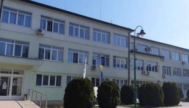 U Goraždu preminula žena nakon skoka s balkona