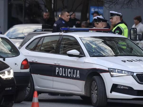 U Gračanici poginuo sedamnaestogodišnjak: Vozio bez vozačke dozvole