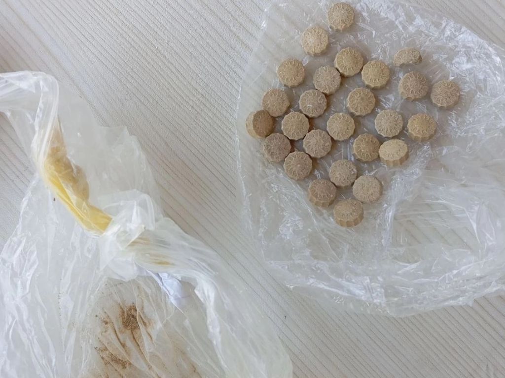 U Gračanici uhapšena jedna osoba, pronađeni droga, oružje...