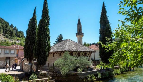 U Hercegovini danas sunčano, u Bosni umjeren razvoj oblačnosti, temperature do 16 stepeni