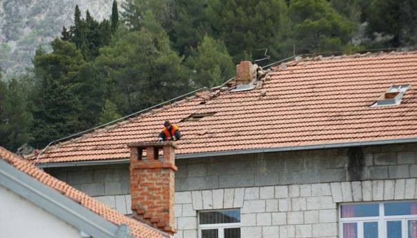 U HNK prijavljeno više od 1.100 oštećenja nastalih od potresa