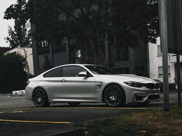 U Holandiji ukraden BMW u kojem je bilo troje djece