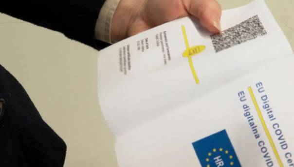 U Hrvatskoj javni i državni zaposlenici od utorka na posao s covid potvrdama