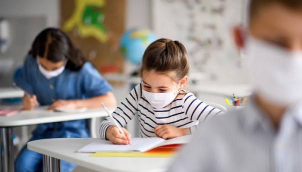 U Hrvatskoj nova školska godina počinje uživo i s blažim epidemiološkim mjerama