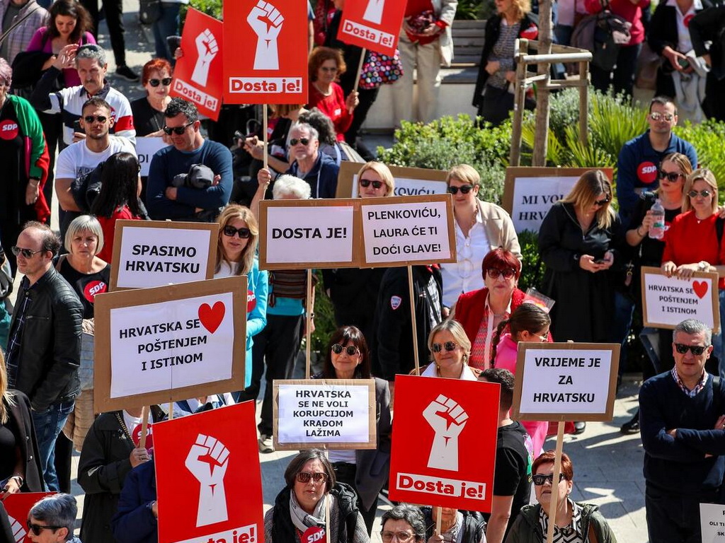 U Hrvatskoj održani protesti u pet gradova, Plenkoviću poručili: 'Odlazi'