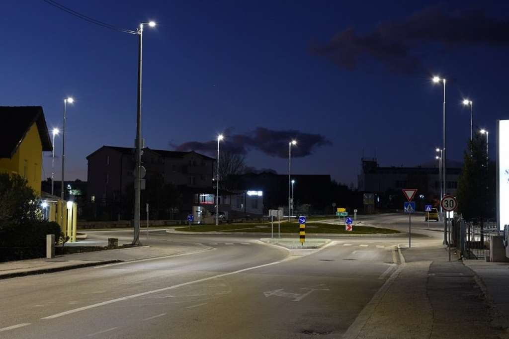 U Hrvatskoj problem svjetlosnog onečišćenja; Na rasvjetu troši više nego Njemačka