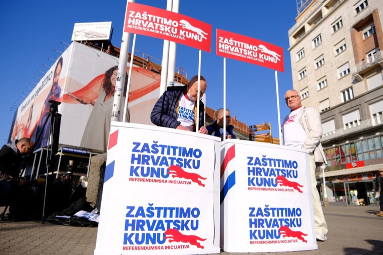 U Hrvatskoj skupljaju potpise za referendum protiv eura