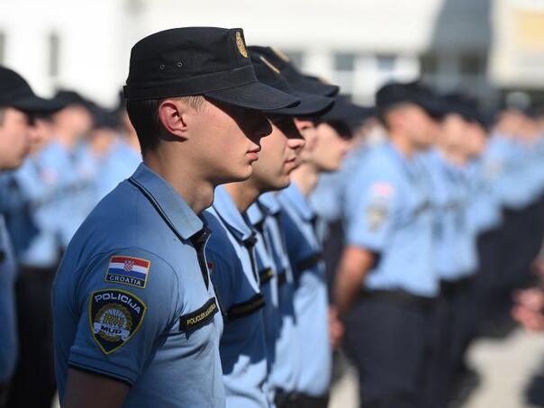 U Hrvatskoj uhapšeni lažni policajci, vršili prevare i krivotvorenja