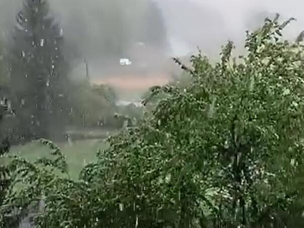 U Hrvatskoj već zapadao snijeg, uskoro stiže i u BiH