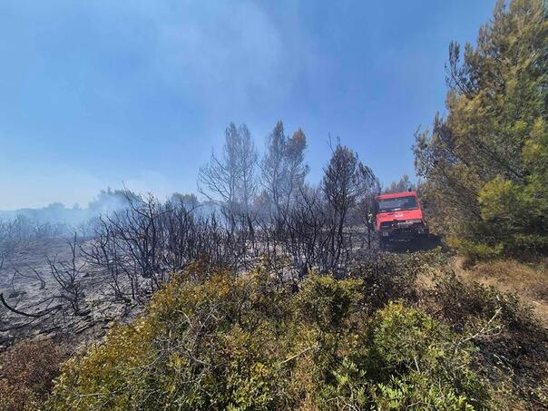 U Hrvatskoj više aktivnih požarišta: Gori oko Splita, Zadra, Šibenika…