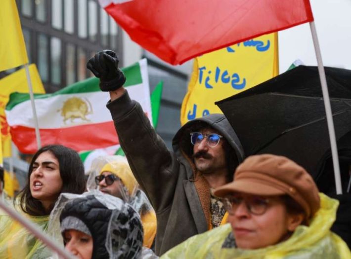 U Iranu broj poginulih u protestima porastao na 65