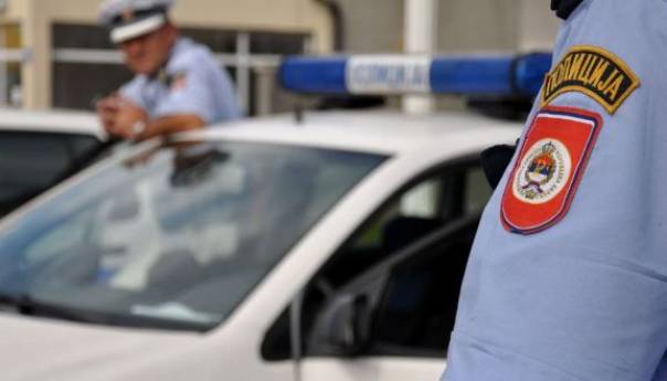 U Istočnoj Ilidži uhapšen muškarac jer je dvije osobe povrijedio nožem