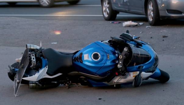 U Istočnom Novom Sarajevu teško povrijeđeni motociklista i pješak