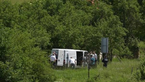 U Istri policija ranila vozača kombija s migrantima