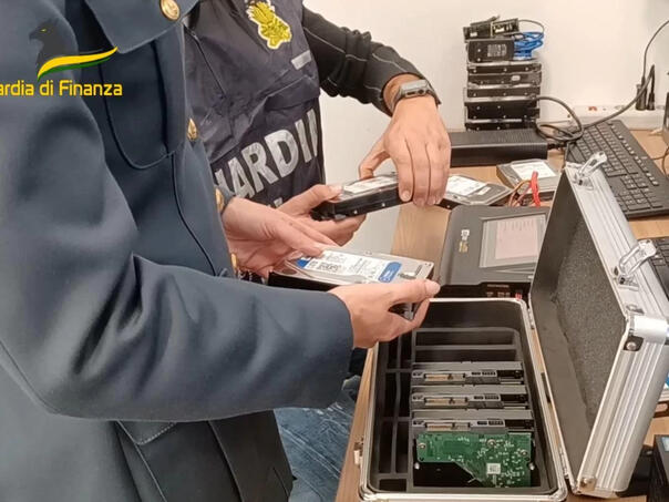 U Italiji otkrivena šema utaje poreza vrijedna 520 miliona eura, umiješani mafijaški klanovi