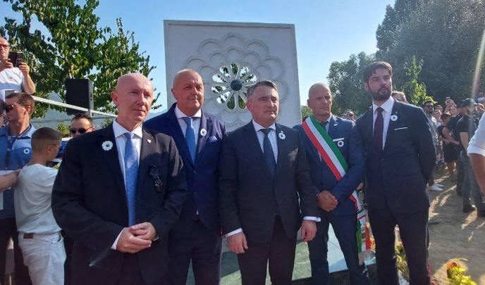 U Italiji podignuto spomen obilježje 'Cvijet Srebrenice'
