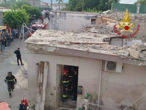 U Italiji se srušila stambena zgrada, poginuli brat (6) i sestra (4)