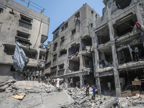U izraelskim napadima na Gazu 18 mrtvih, ubijeni kod centra za humanitarnu pomoć