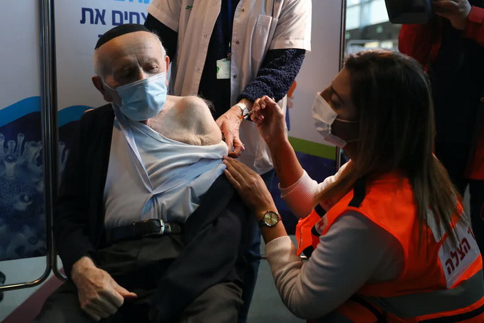 U Izraelu revakcinisano više od polovine stanovništa