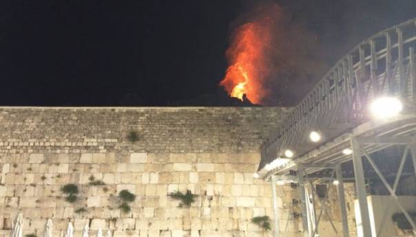 U Jerusalemu izbio požar u blizini džamije Al-Aqsa