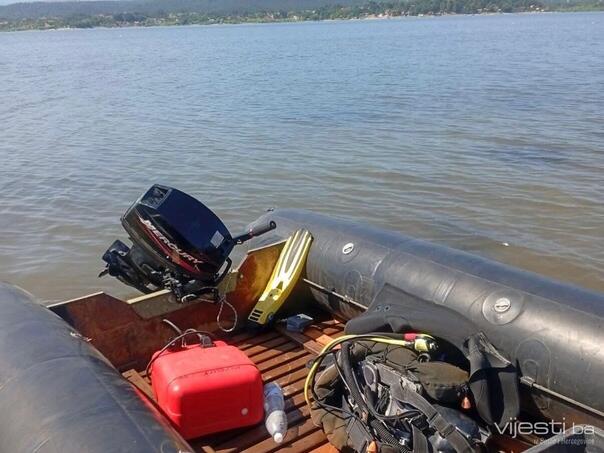 U jezeru Modrac pronađeno tijelo, sumnja se da je u pitanju nestali mladić