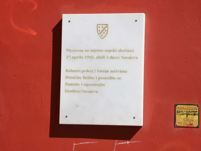 U Jukićevoj ulici odata počast ubijenim dječacima iz 1993. godine