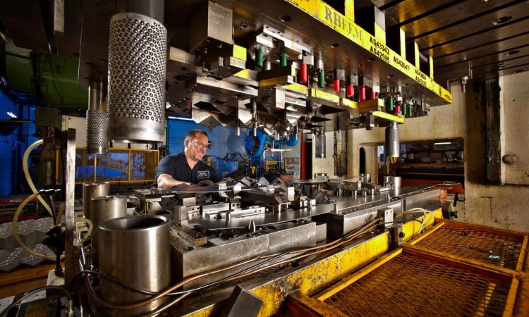 U julu rast industrijske proizvodnje za 2,3 posto u odnosu na juni