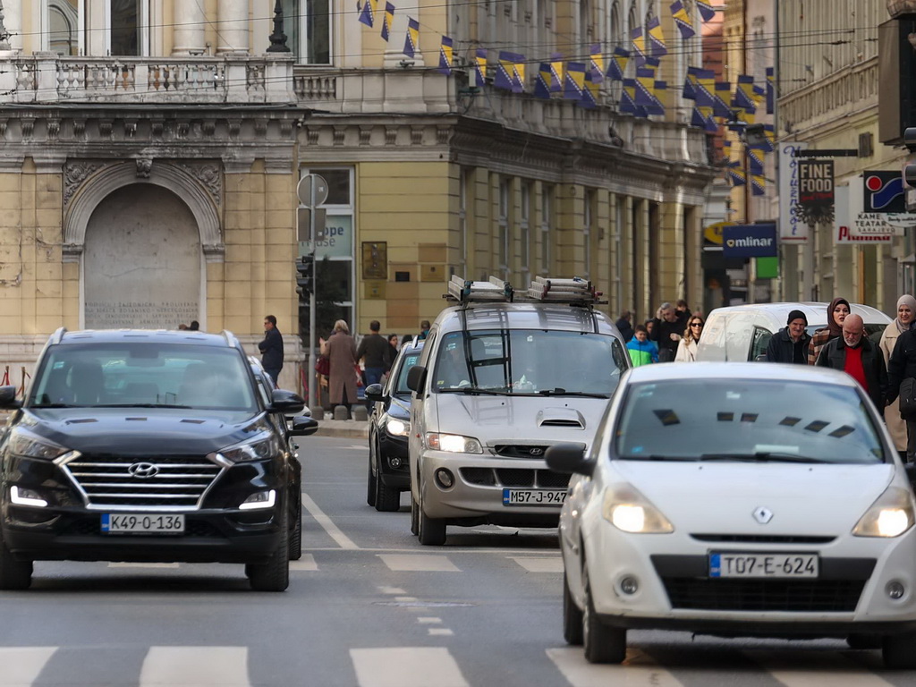 U junu u BiH prvi put registrovano 12.331 vozilo, rast od 6,5 posto