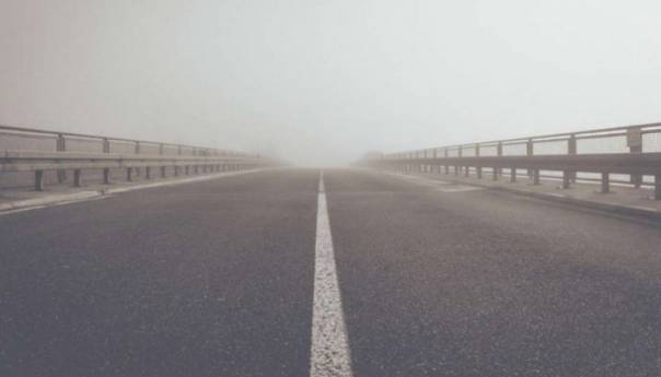 U jutarnjm satima uz riječne tokove smanjena vidljivost zbog magle