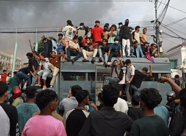 U južnom Nepalu uveden policijski sat nakon protesta hindusa i muslimana
